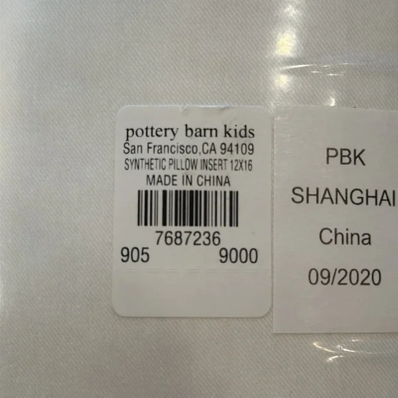 Pottery Barn kids synthetic decorative pillow insert 12“ x 16“ poly fill NWT - Picture 5 of 5